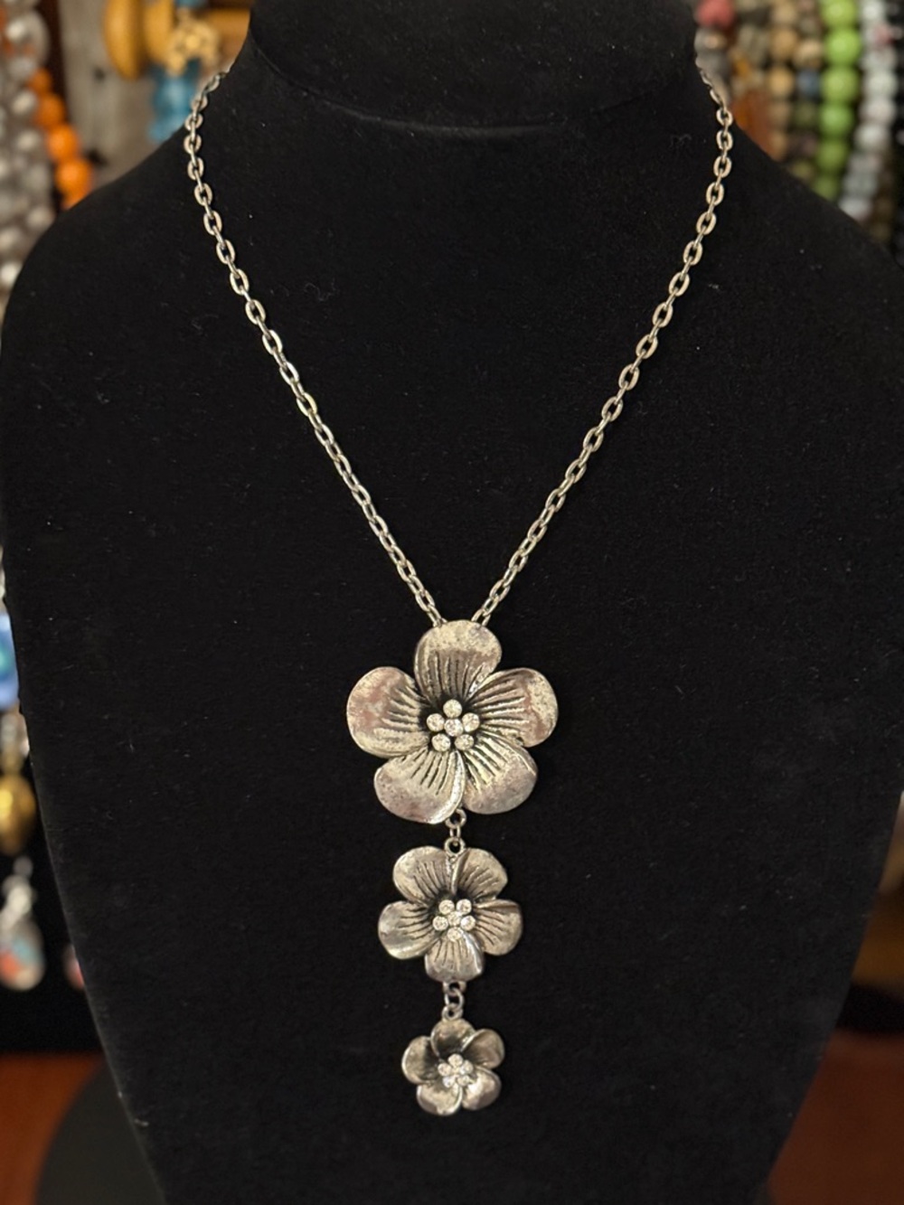 Cascading Floral Pendant Necklace - Three-Tier Flower Design